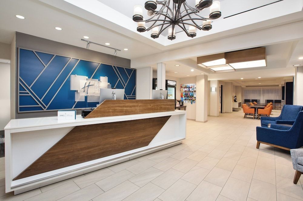 Holiday Inn Express & Suites GRAND RAPIDS-NORTH by IHG 2