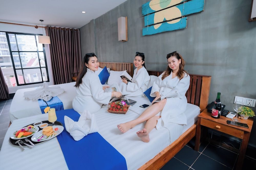 Grand Elevation Hotel 1