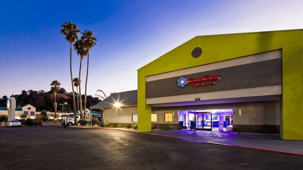 SureStay Plus Hotel by Best Western Point Richmond 1