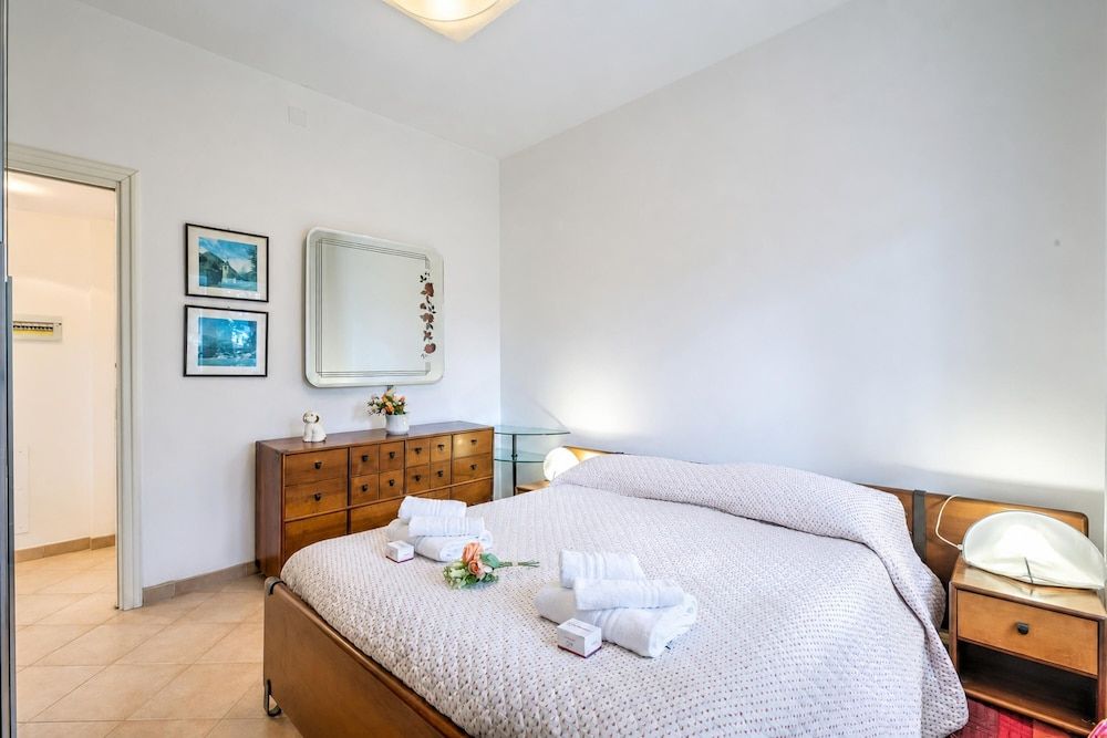 Gabri By The Sea With Balcony and Shared Garden 1