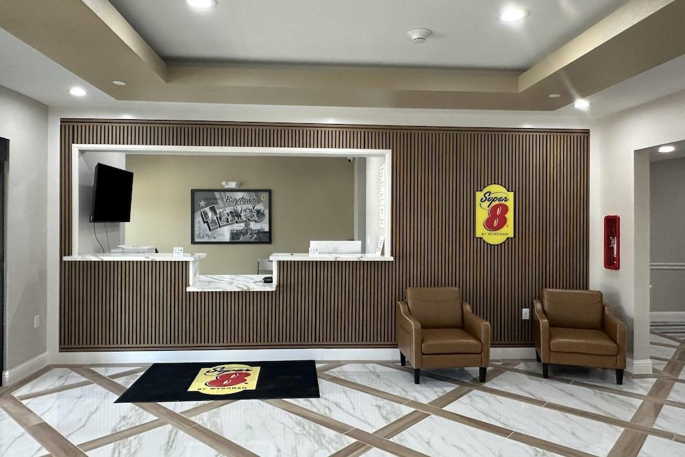 Super 8 by Wyndham Baytown 2