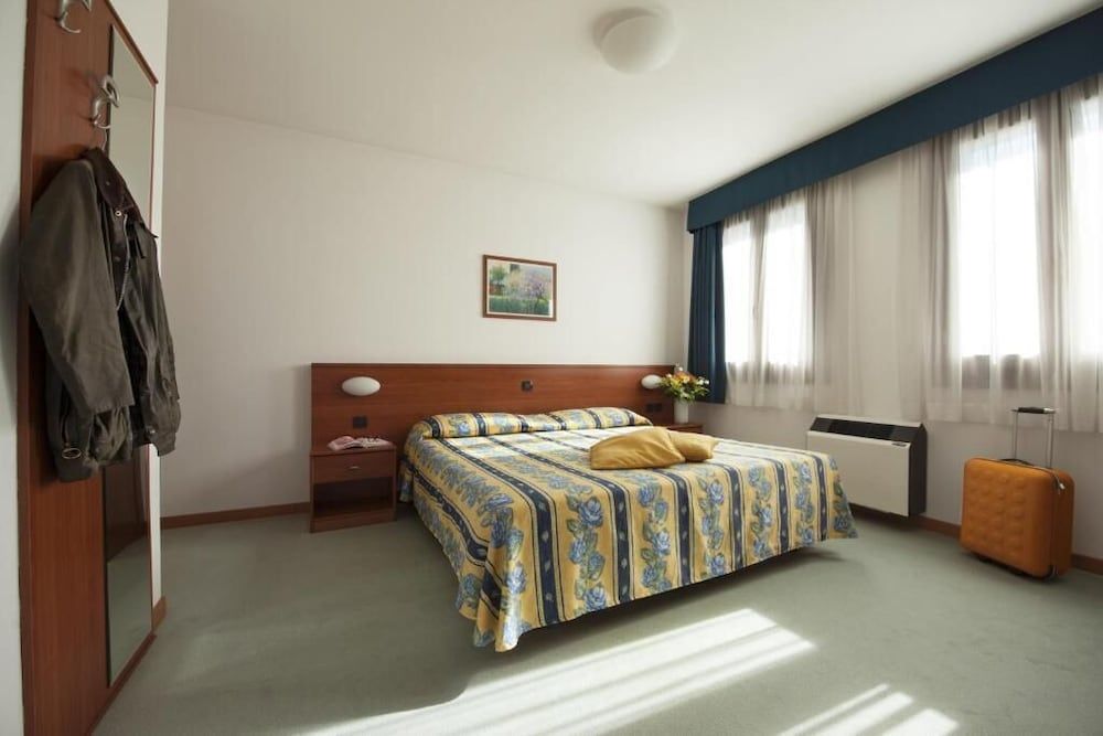 Hotel Naonis 2