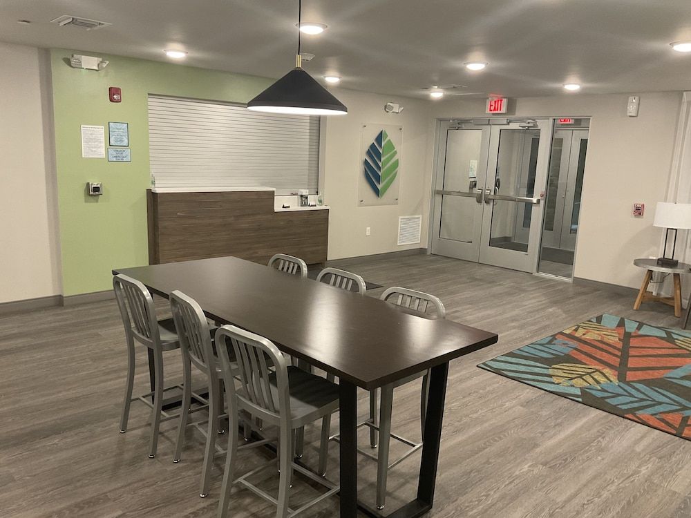WoodSpring Suites Dearborn Detroit 2
