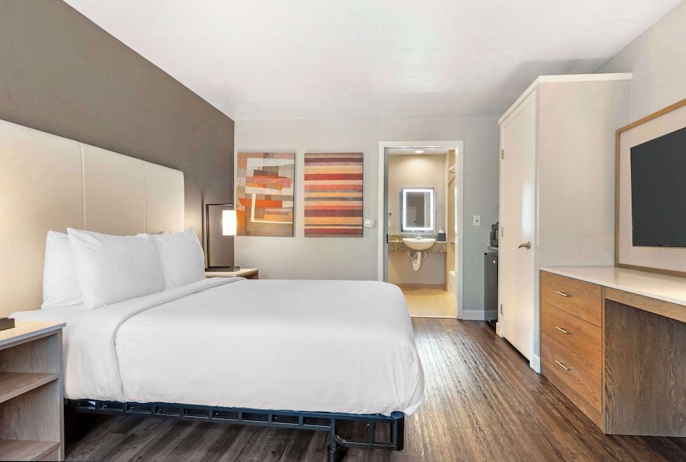 Best Western Plus Rancho Cordova Inn 1