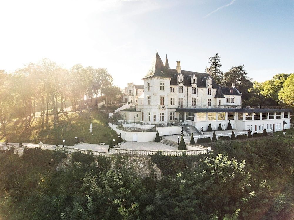 Chateau Le Prieuré Saumur - La Maison Younan 1