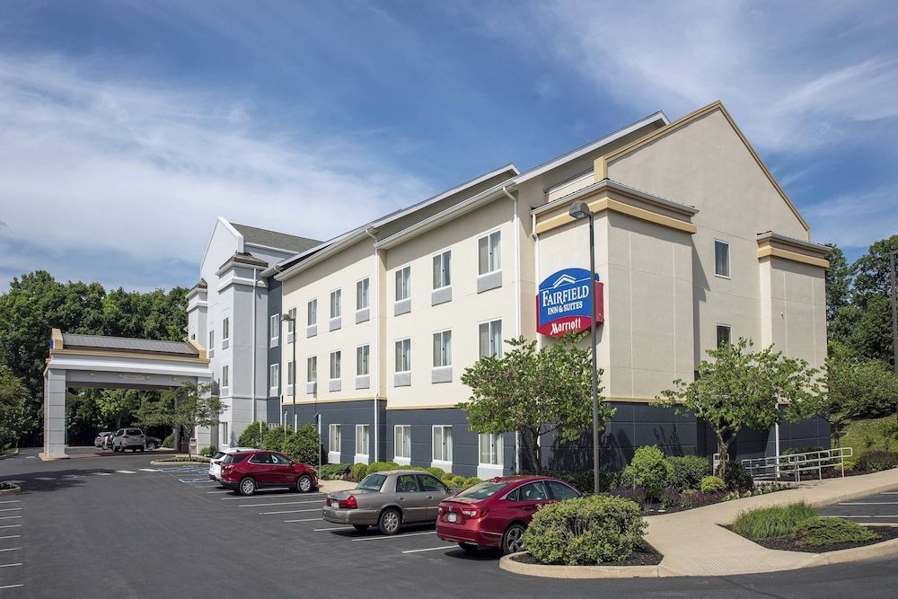 Fairfield Inn & Suites by Marriott State College 1
