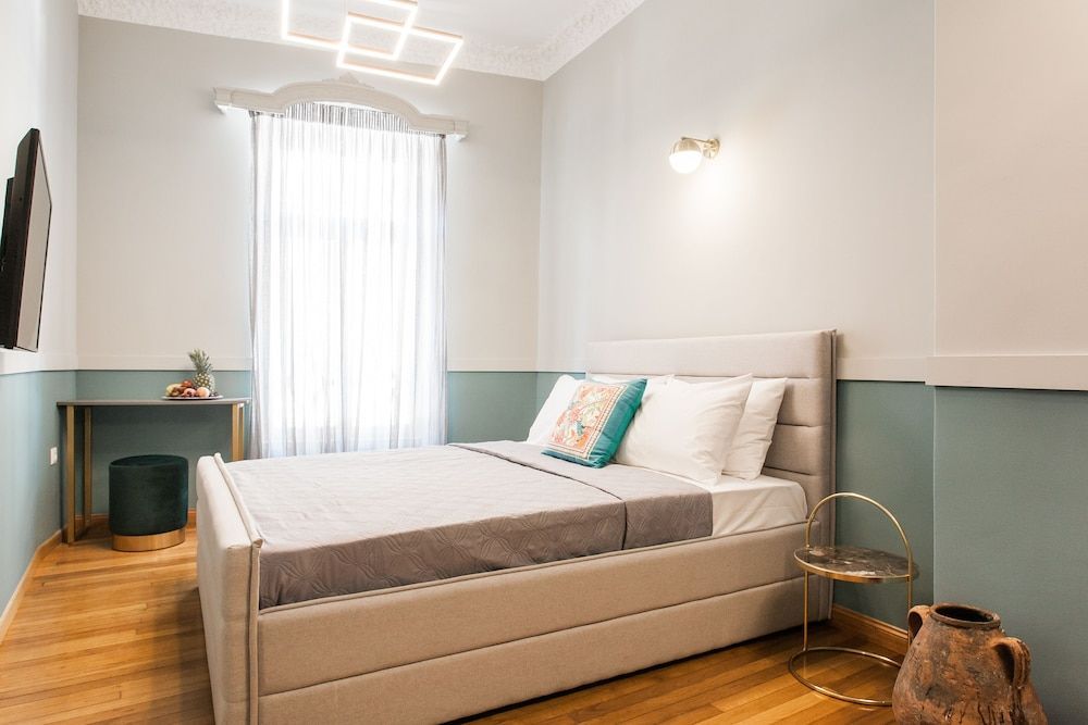 Step One | Luxury Suites right in the heart of Acropolis next to metro station 2