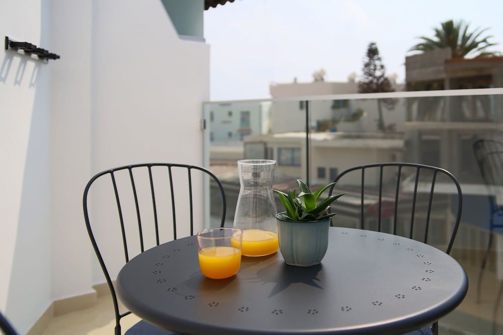 Phaedrus Living: Seaside Luxury Flat Lighthouse 68 1