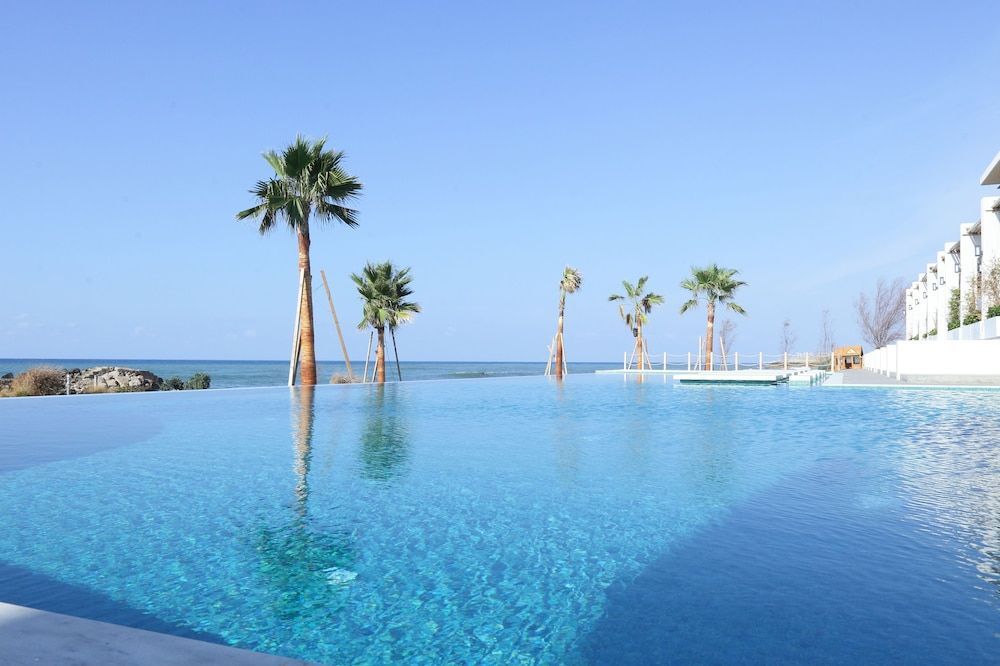 La Siesta Hotel & Beach Resort 1