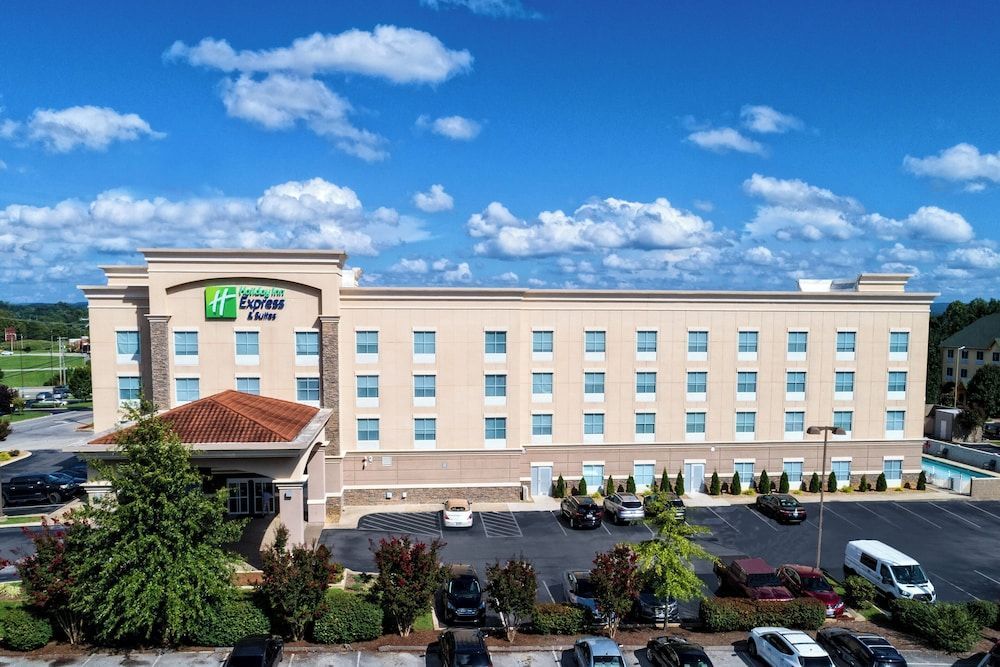 Holiday Inn Express & Suites COOKEVILLE by IHG 1