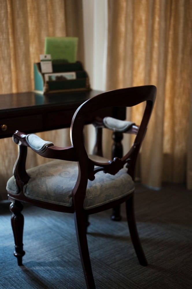Redlands Hotel 2