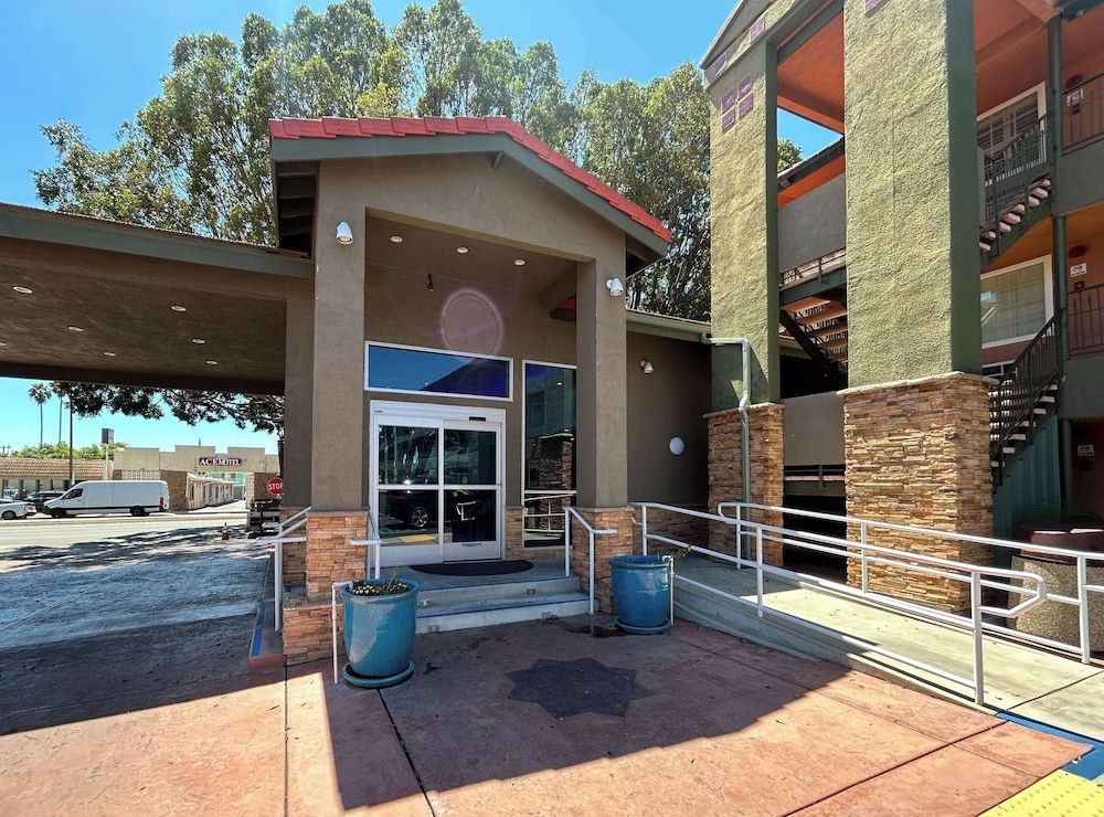 Motel 6 Pasadena, CA Old Town Pasadena Area 1