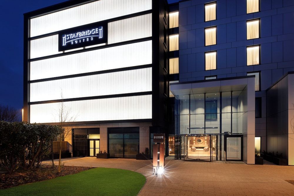 Staybridge Suites LONDON - HEATHROW BATH ROAD by IHG 1
