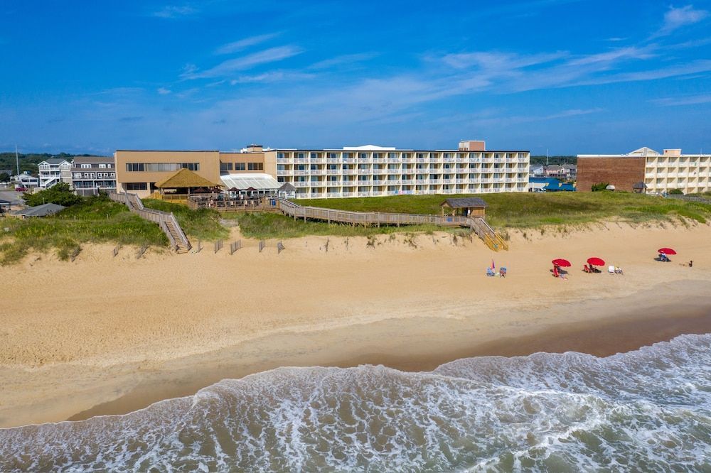 Ramada Plaza by Wyndham Nags Head Oceanfront 1