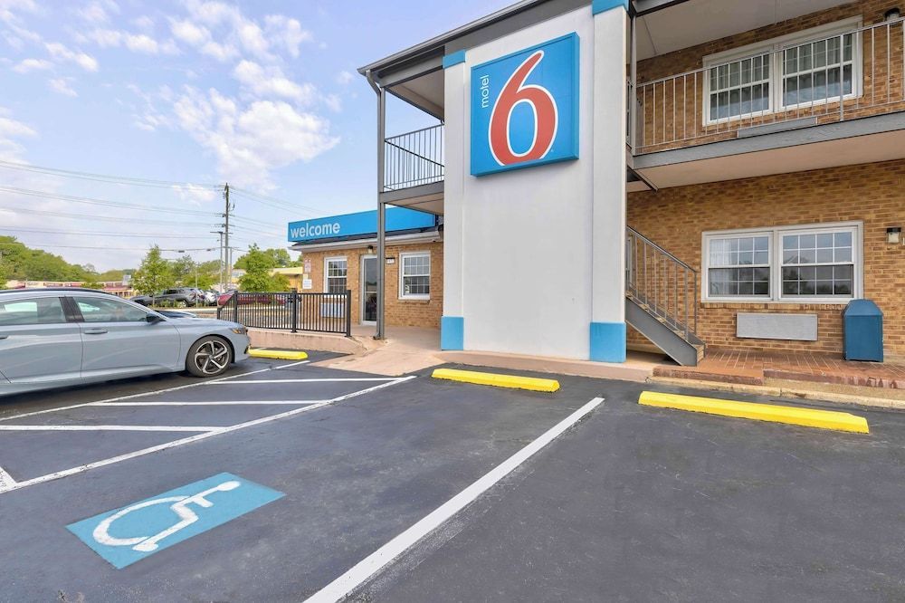 Motel 6-Falls Church, VA - Arlington Boulevard 1