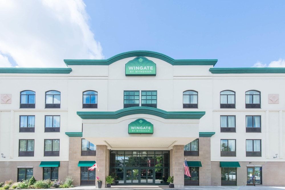 Wingate by Wyndham Niagara Falls 1