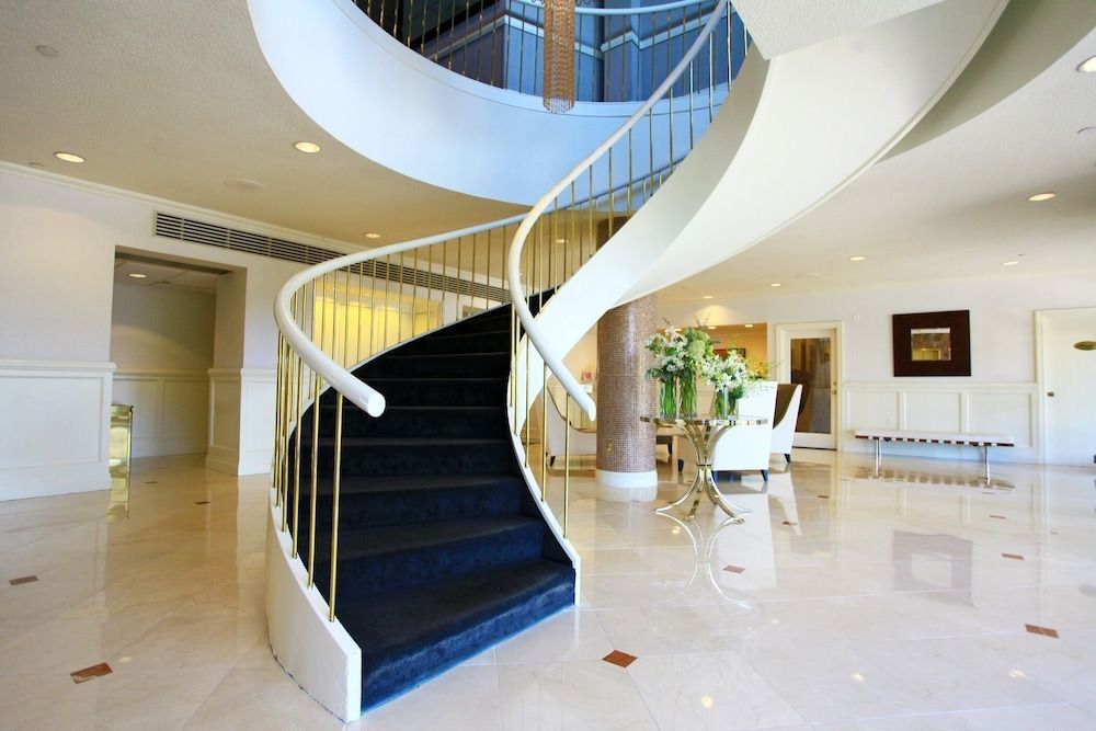 Oyster Point Hotel 2