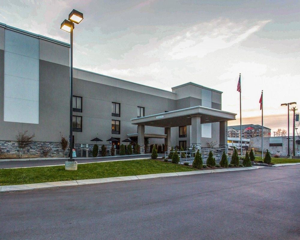 Quality Suites Nashville Airport 1