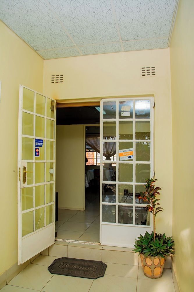 Mosi-O-Tunya Executive Lodge 2