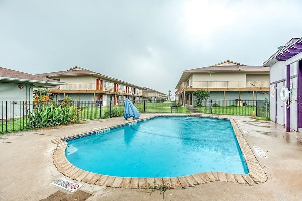 Studio Suites 1