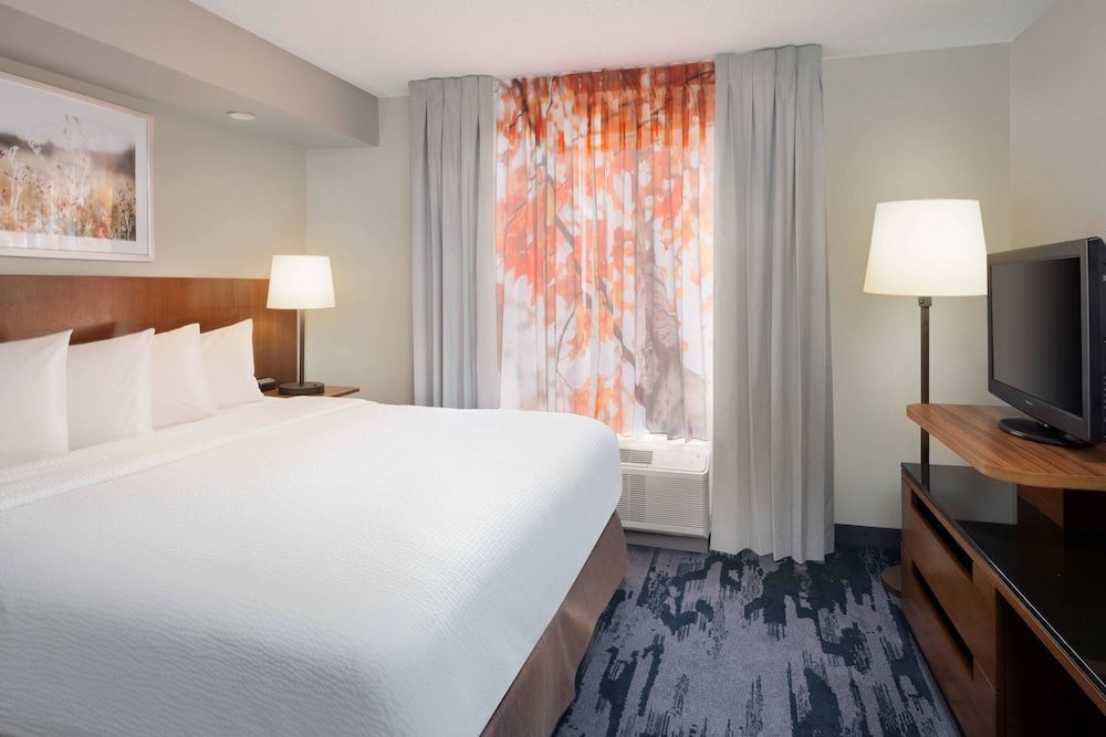 Fairfield Inn and Suites Austin South 1