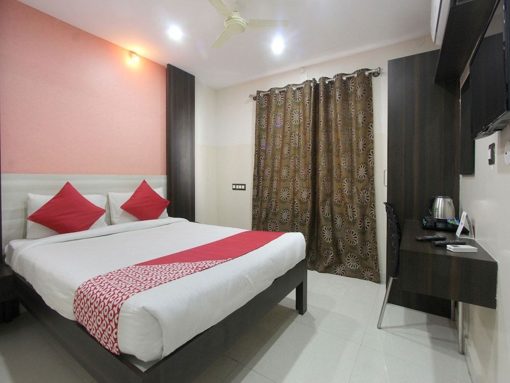 Hotel & Suites by Habitat 1