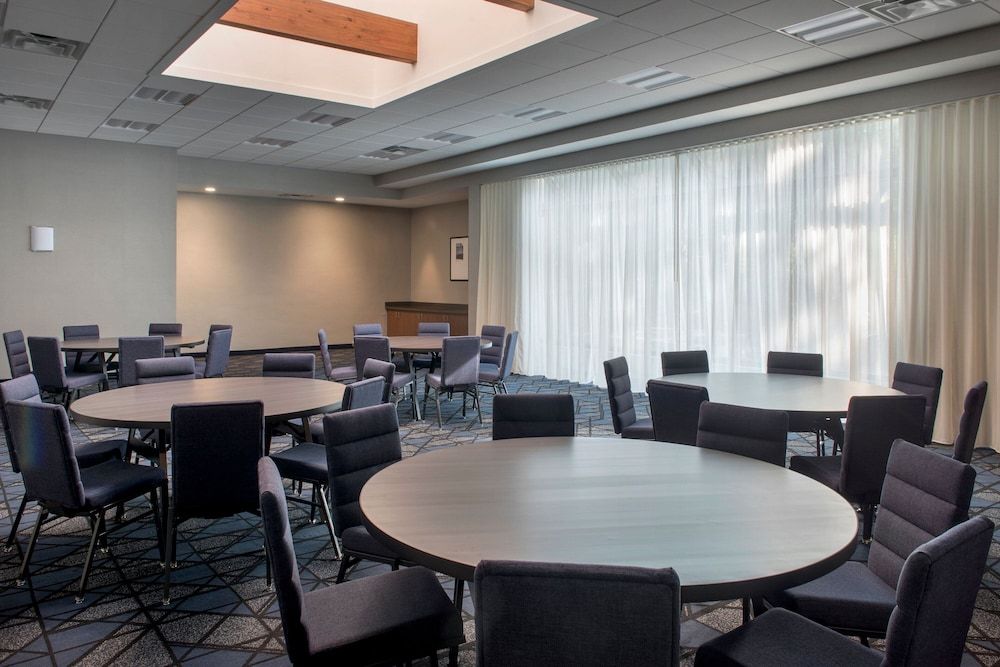 Courtyard By Marriott Baltimore Hunt Valley 2