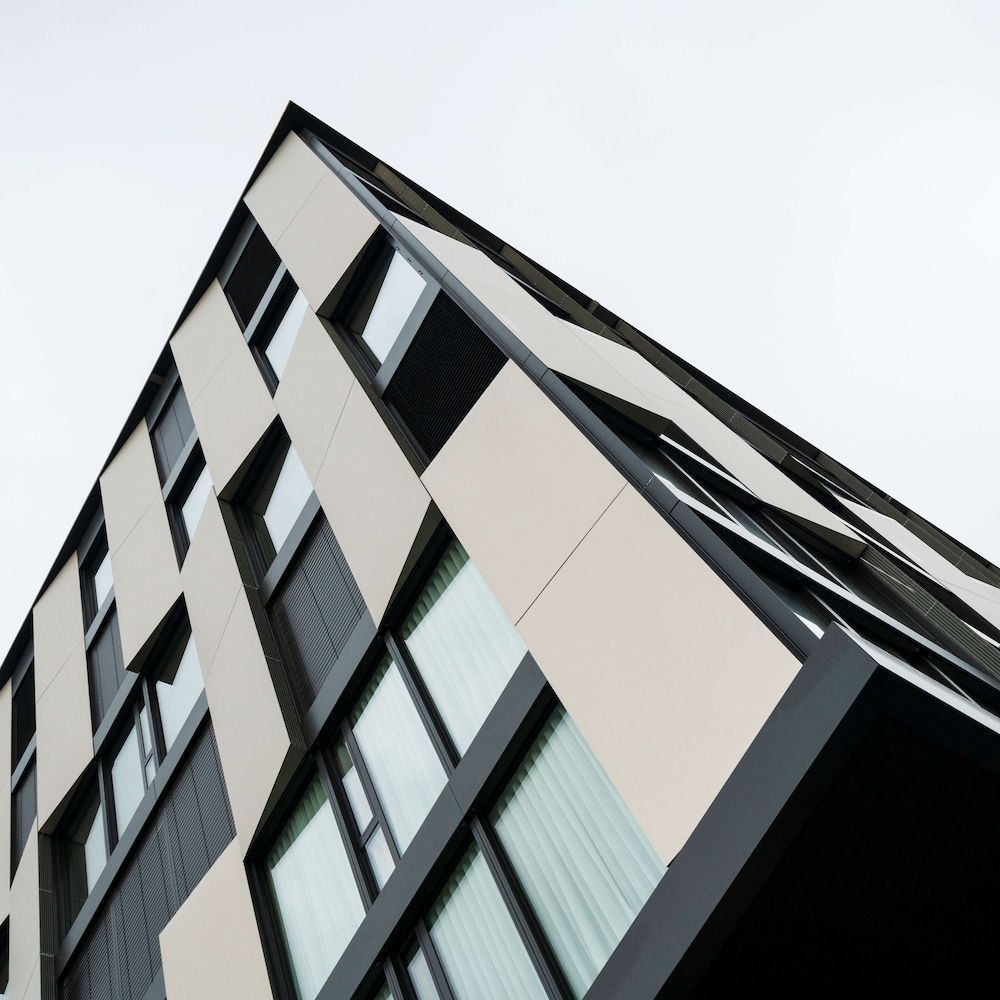 YParc Hôtel, FORUM 1