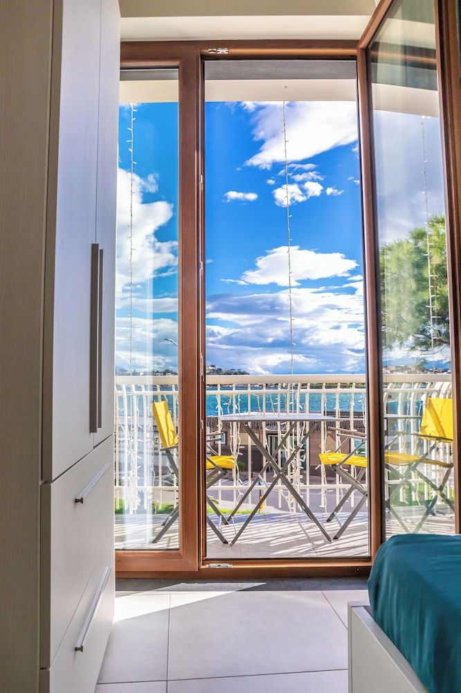 HAPPYROOMS 1