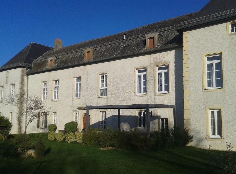 Le Chateau de Buchy 1