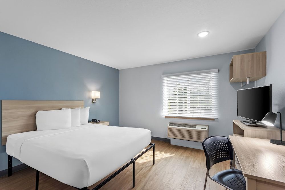 Birch Hill Suites Clarksville-Louisville North 2