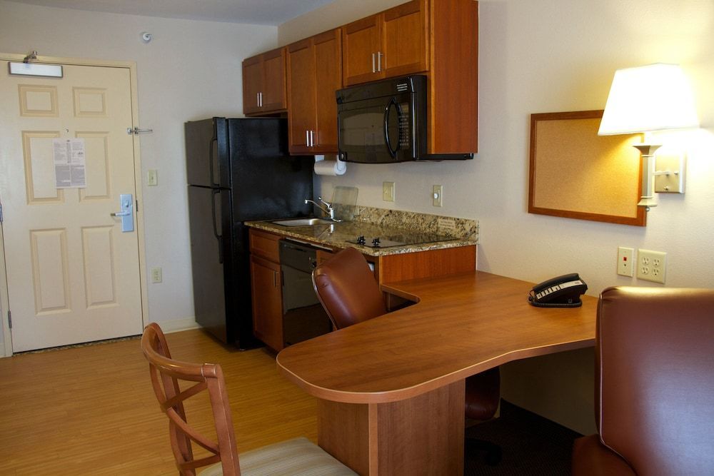 Candlewood Suites CHAMPAIGN-URBANA UNIV AREA by IHG 2