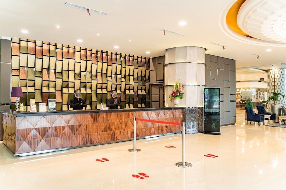 Grand Paragon Hotel 2