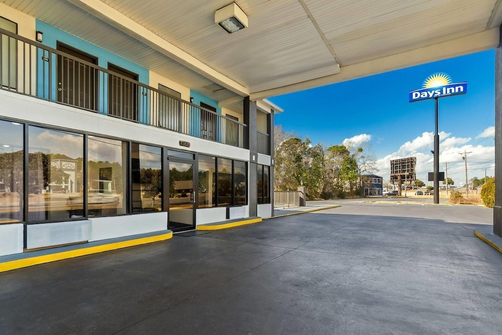 Days Inn by Wyndham Ocean Springs 1