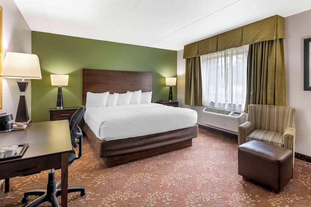 Best Western Plus New Ulm 1