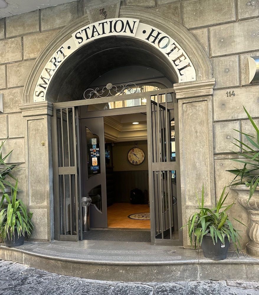 Smart station hotel 1