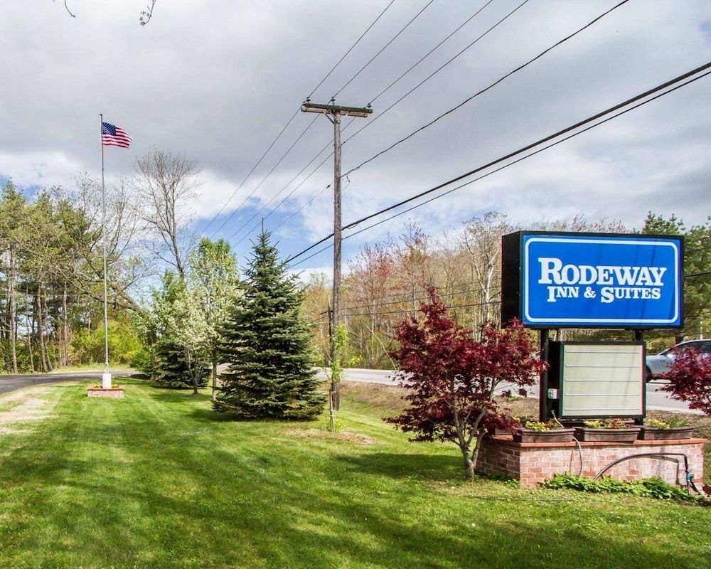 Rodeway Inn & Suites Brunswick near Hwy 1 1