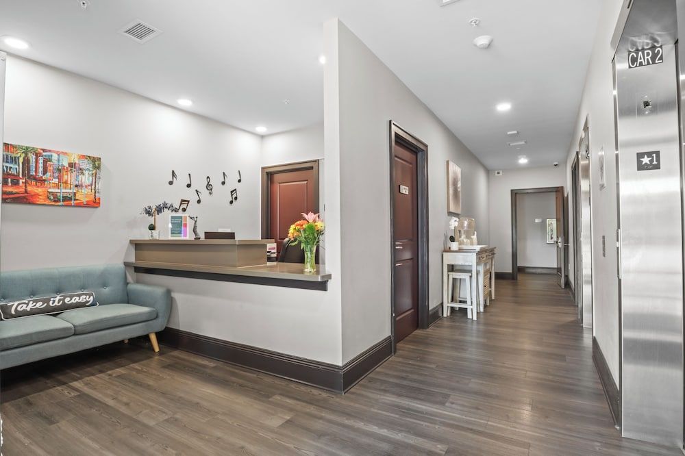 Bywater Suite Hotel 2