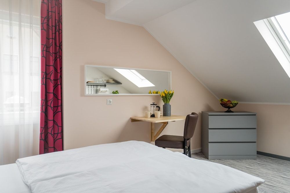 Point Hotel Apartments and Rooms 2