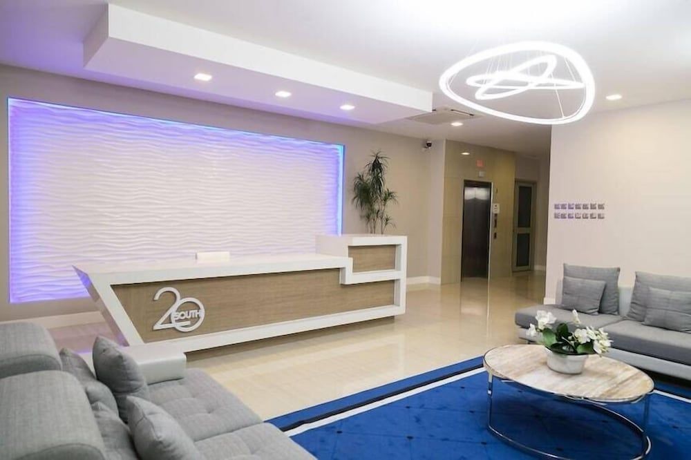 Apartment with roof top pool 1