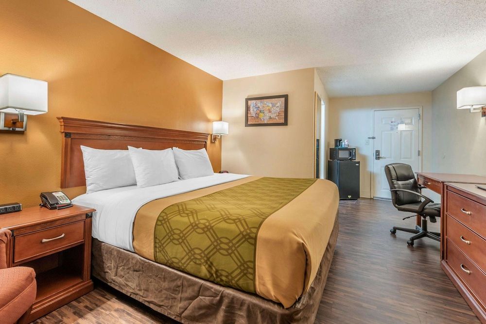 Econo Lodge Louisville Downtown 1