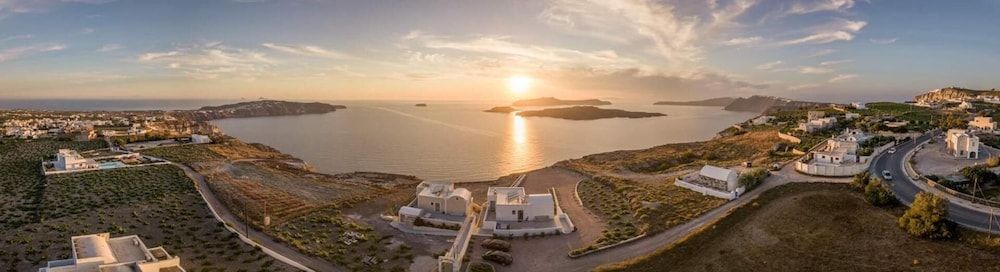 Agia Marina Caldera suites 1