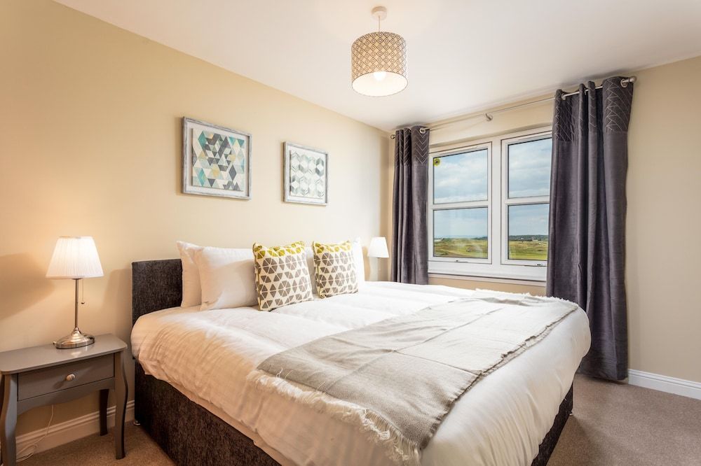 Old Prestwick View - Donnini Apartments 2