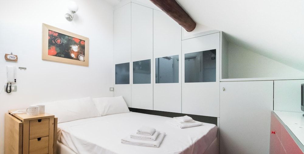 Italianway - Ripa Ticinese 43 1