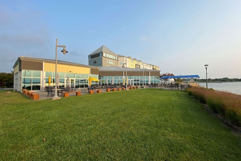 41 Lakefront Hotel, Trademark Collection by Wyndham 1
