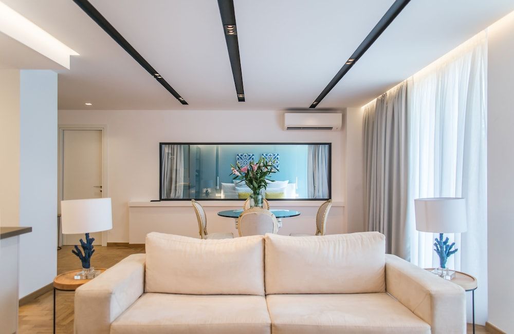 PINACOTA SUITES ATHENS 1