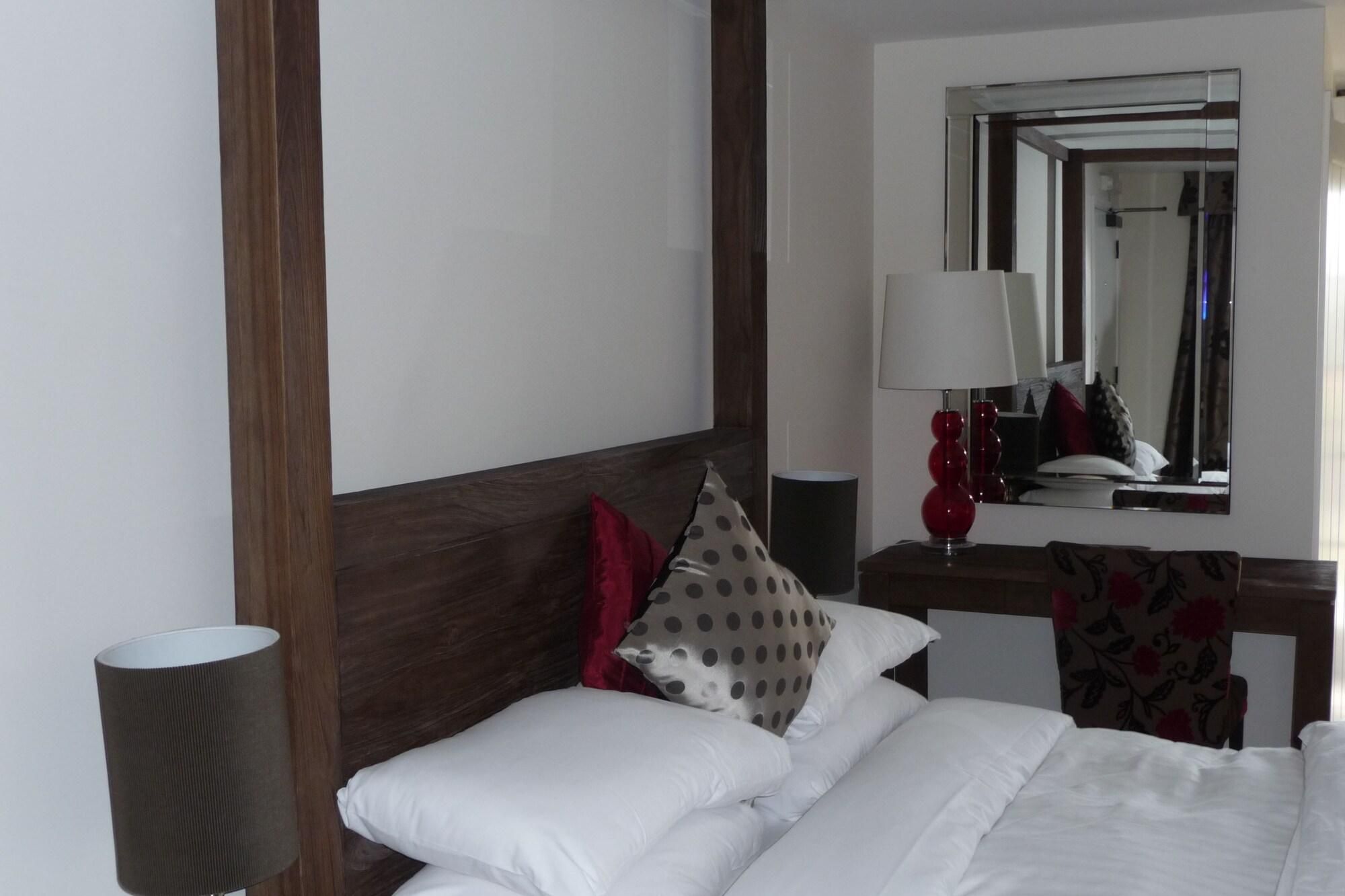 Crouchers Hotel 1