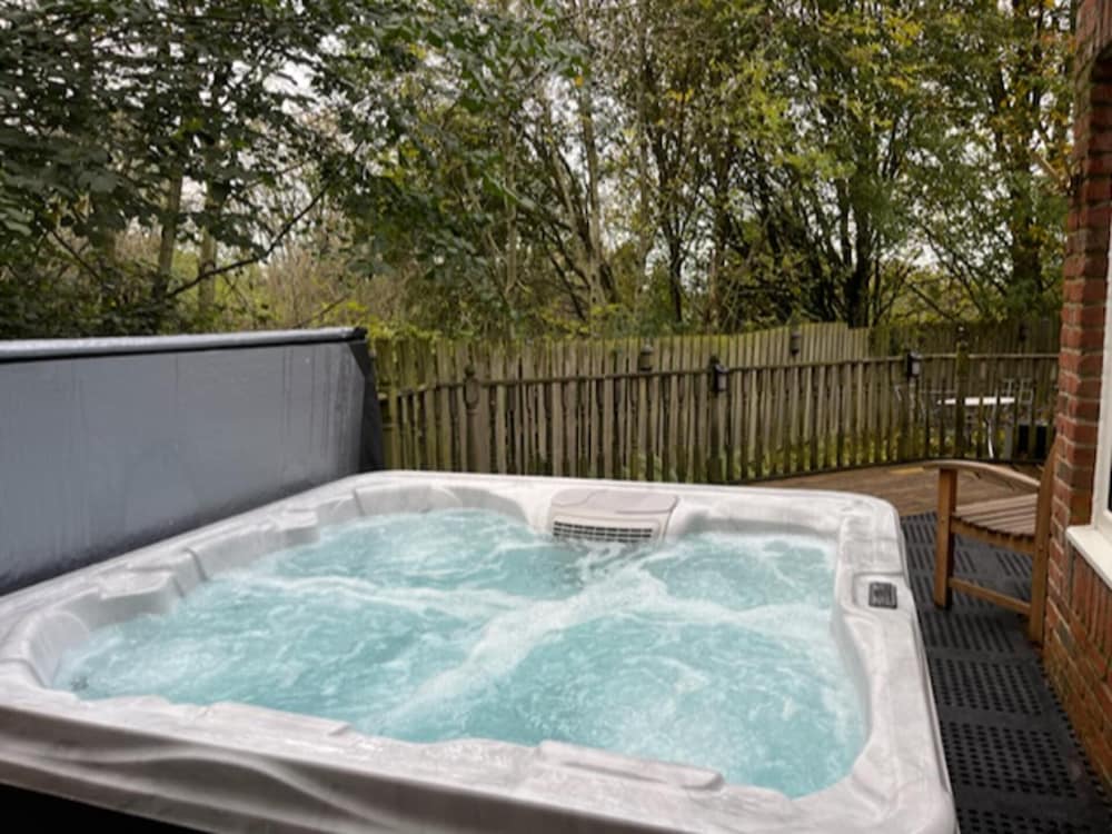 BlaydonBurn - Sleeps 4 5 - Parking - Yard 1
