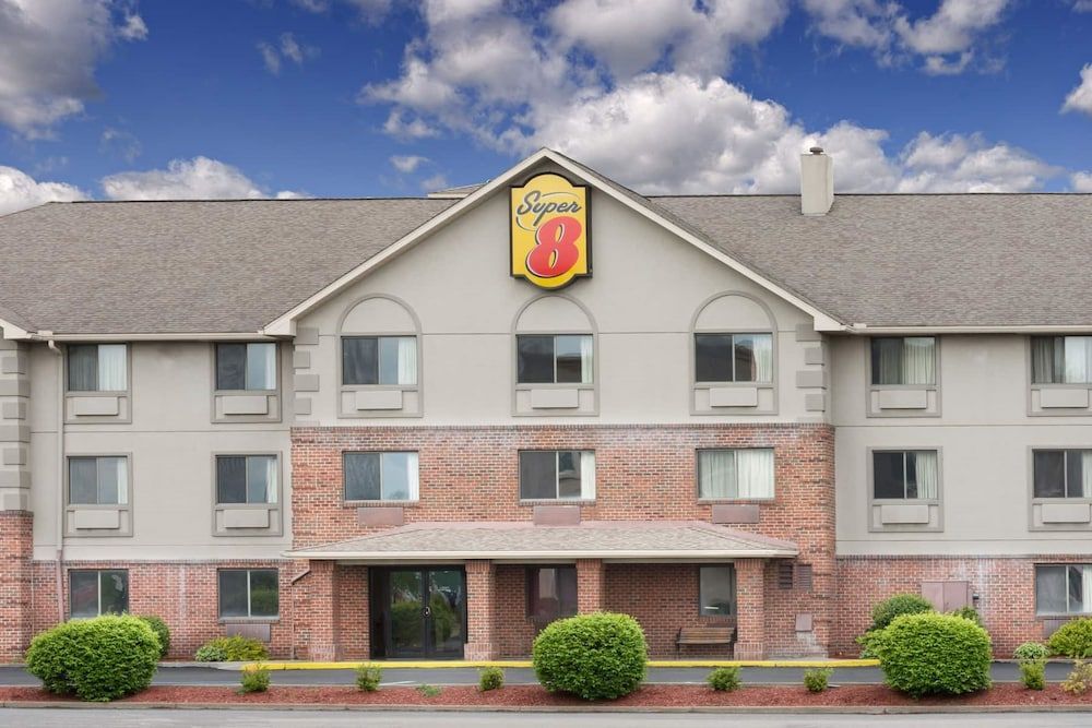 Super 8 by Wyndham Morgantown 1