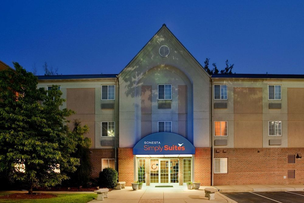 Sonesta Simply Suites Hampton 1